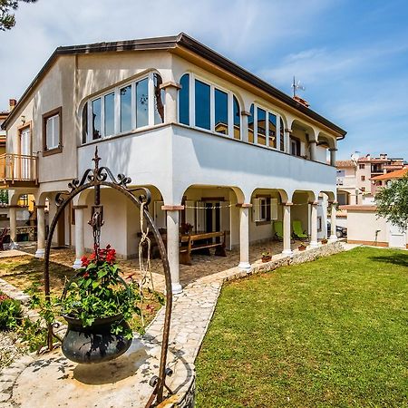 Apartment Carolina Ližnjan Buitenkant foto