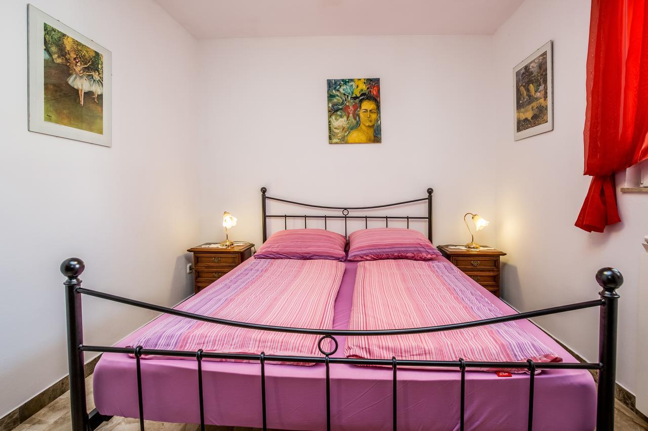Apartment Carolina Ližnjan Buitenkant foto