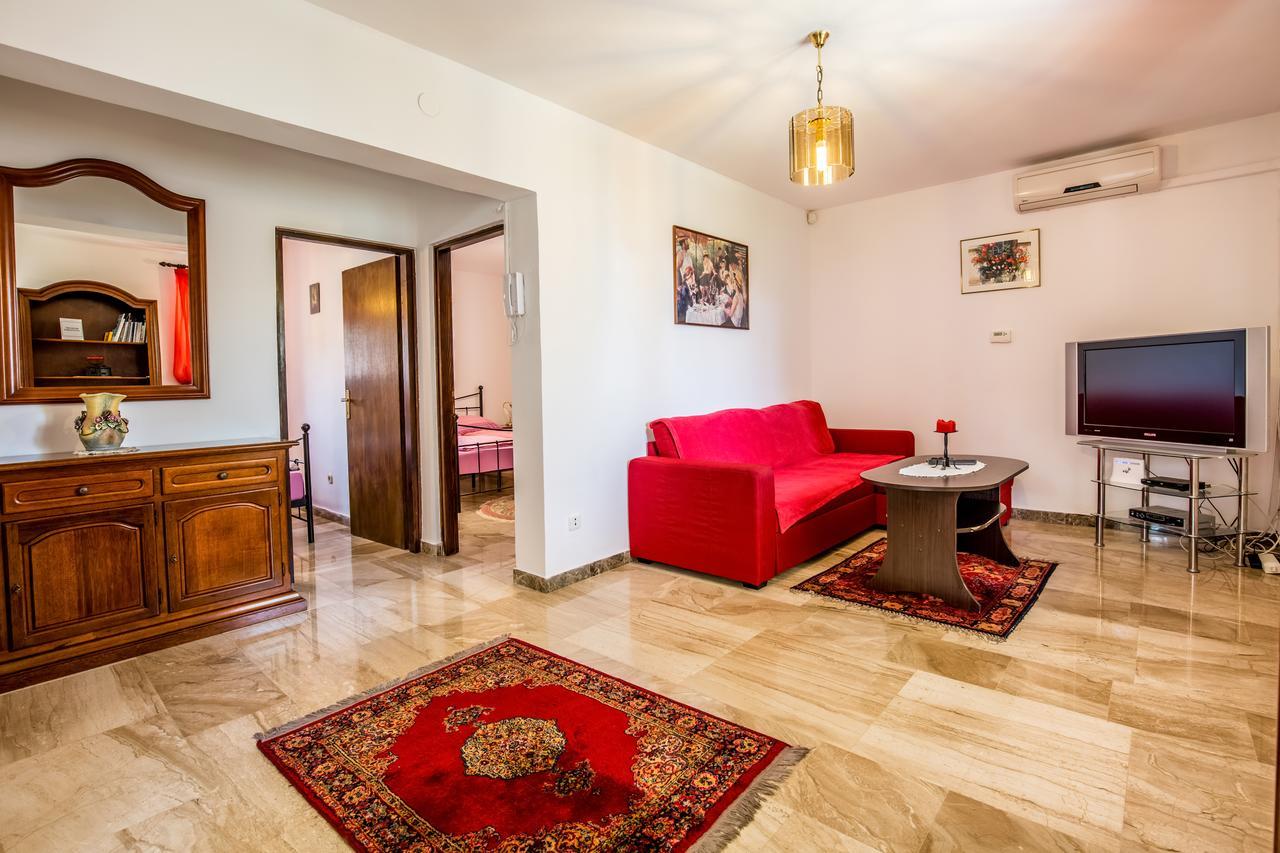 Apartment Carolina Ližnjan Buitenkant foto