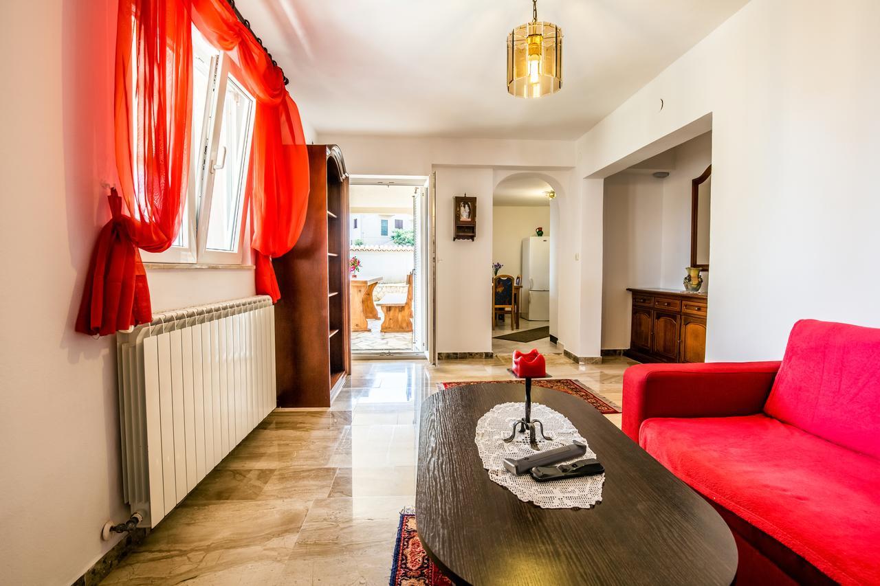Apartment Carolina Ližnjan Buitenkant foto