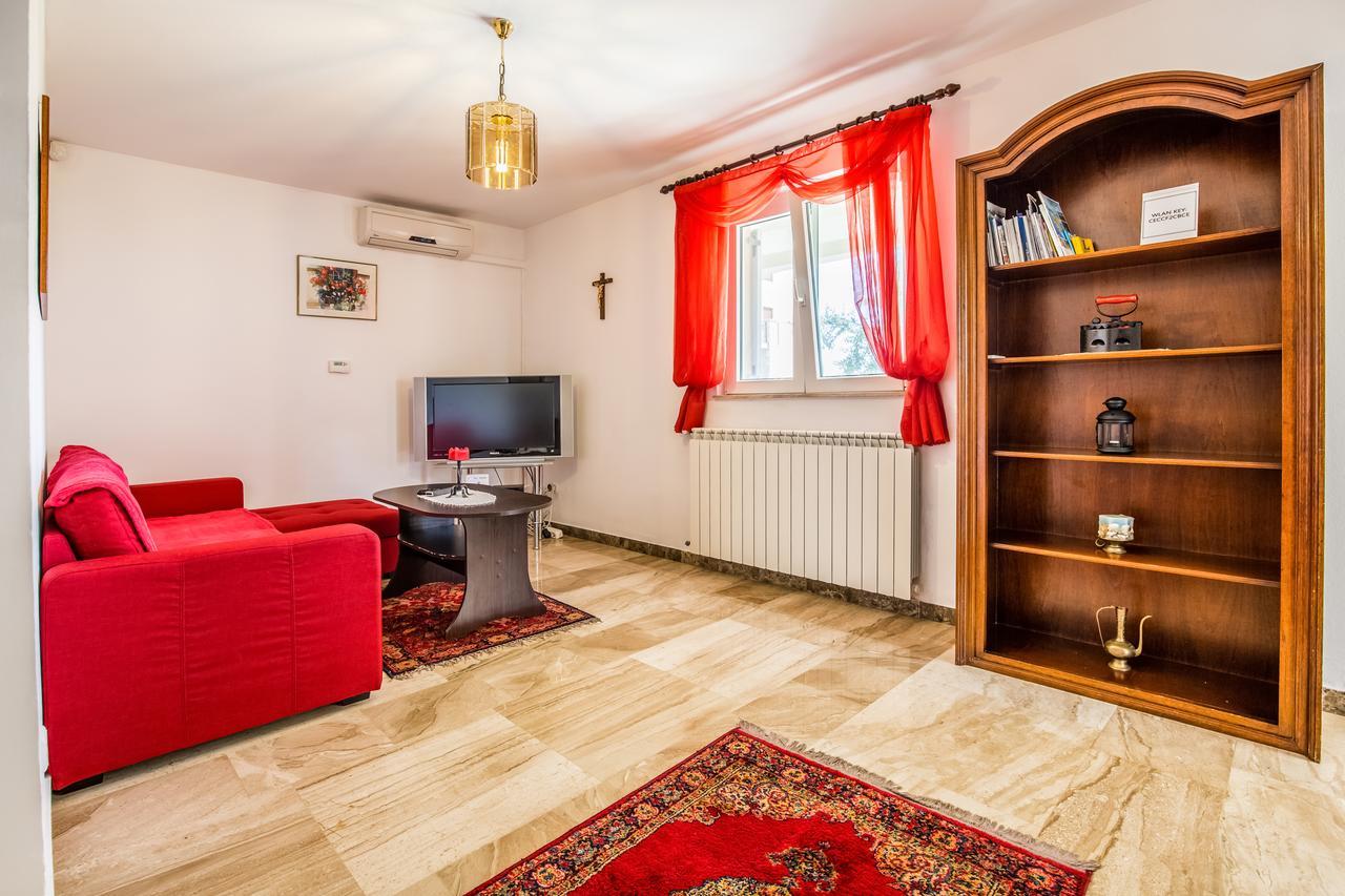 Apartment Carolina Ližnjan Buitenkant foto
