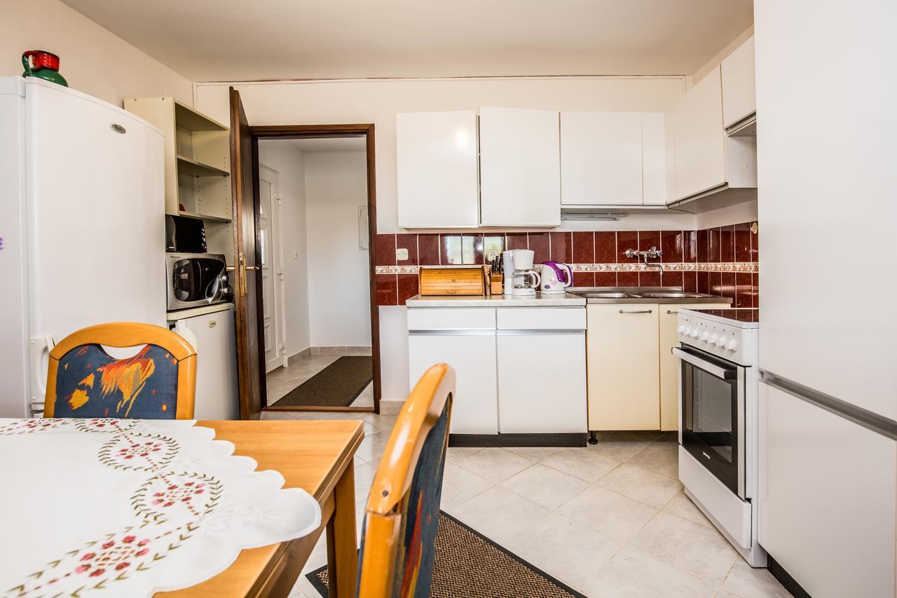 Apartment Carolina Ližnjan Buitenkant foto