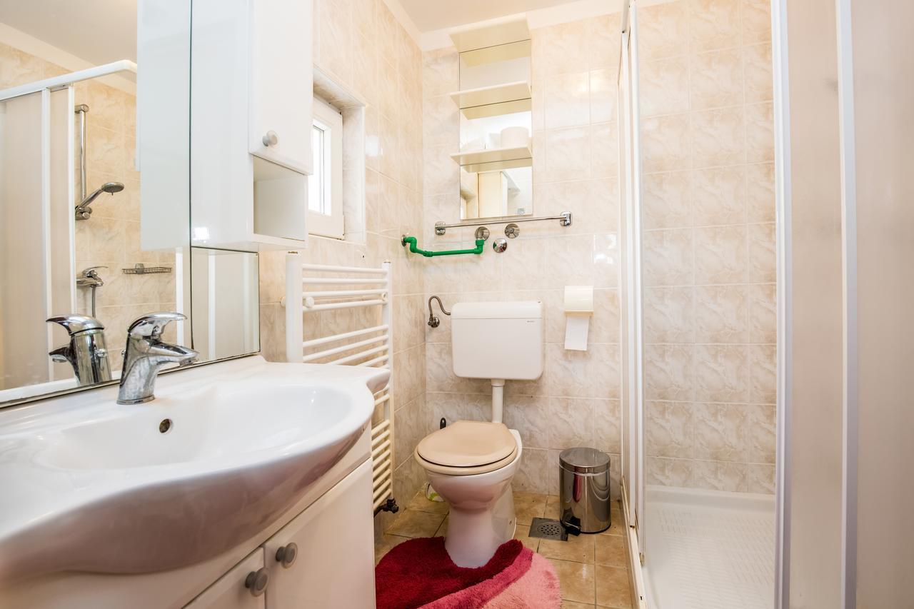 Apartment Carolina Ližnjan Buitenkant foto