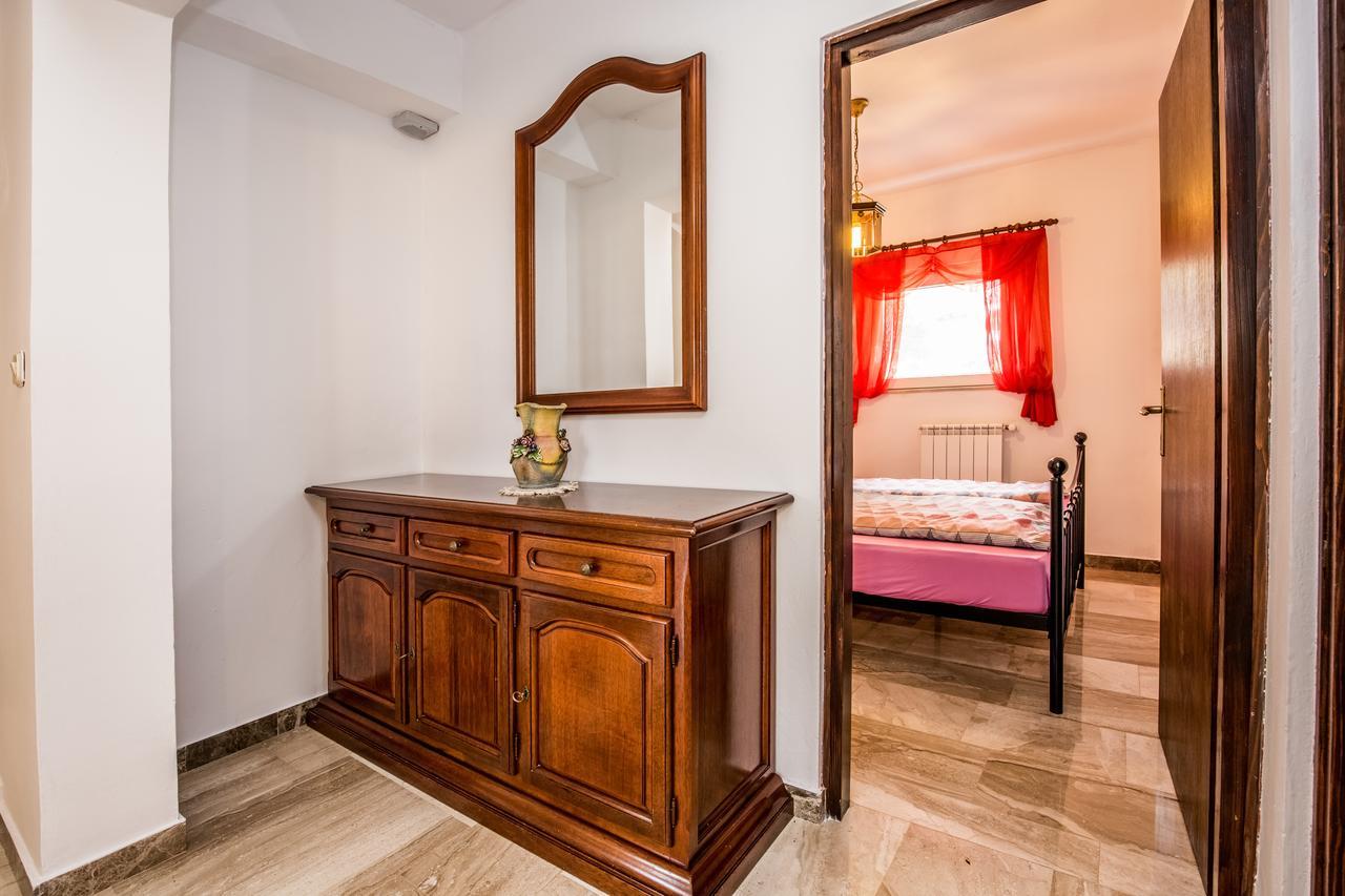 Apartment Carolina Ližnjan Buitenkant foto