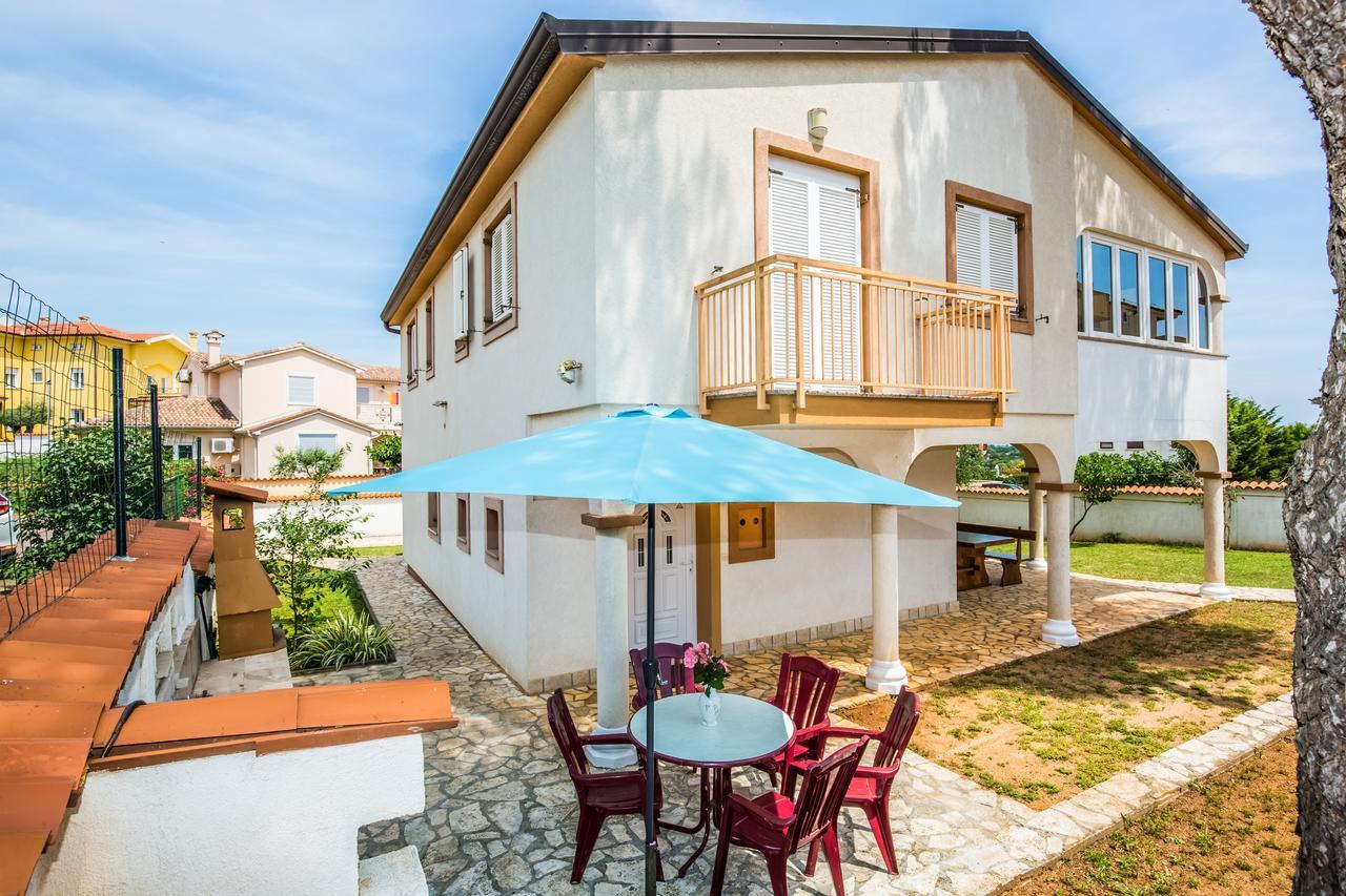 Apartment Carolina Ližnjan Buitenkant foto