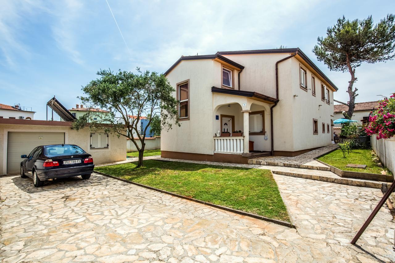 Apartment Carolina Ližnjan Buitenkant foto